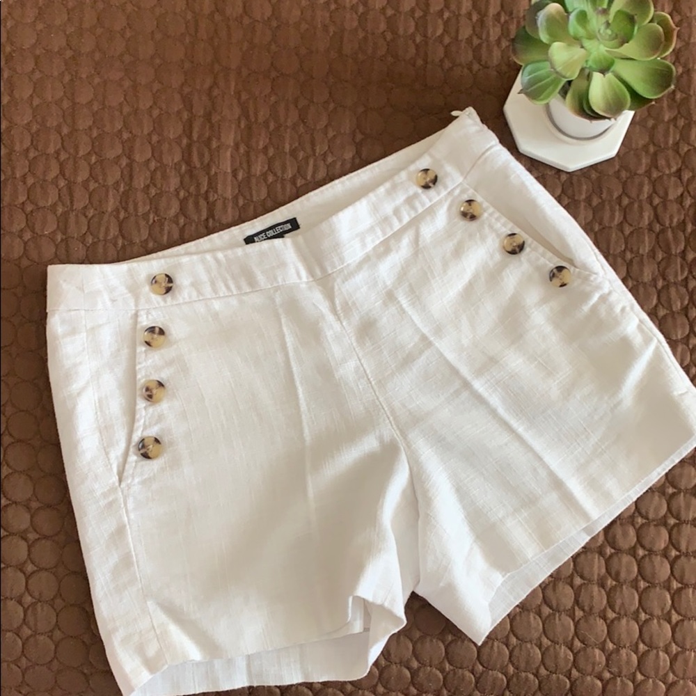 Alice Collection Women’s White Linen Shorts